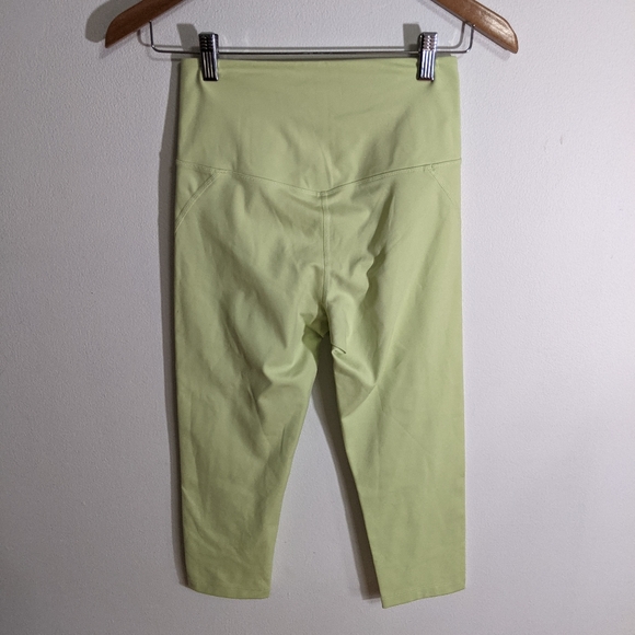 NEW Girlfriend Collective High Waist Capri Legging - Picture 2 of 6